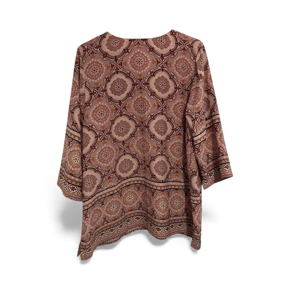 Violet and Claire Elegant pink Patterned Women's Top Size 1X - Picture 2 of 2